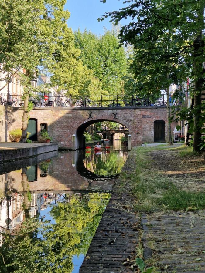 Large Historical Apartment & Canal Terrace Utrecht Exteriör bild