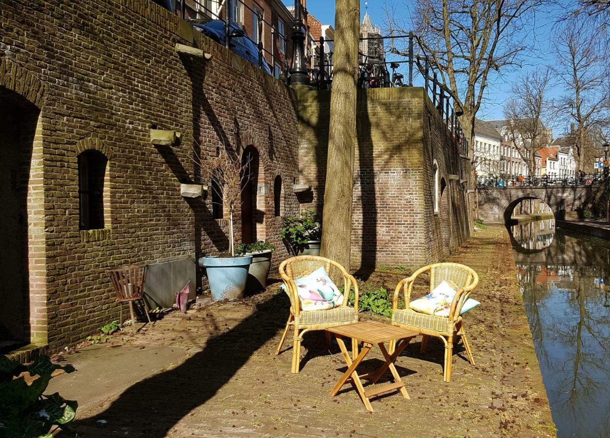 Large Historical Apartment & Canal Terrace Utrecht Exteriör bild